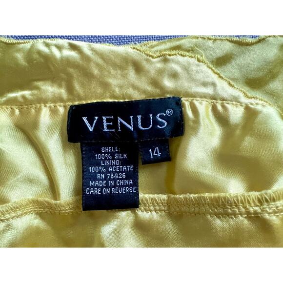 Venus 100% Silk Butterfly embroidery pleated detail Yellow Dress lined size 14 - Picture 12 of 12